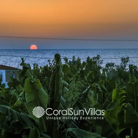 Villa Impressive Exclusive Sea Caves Walk To Taverns Sleeps 11 Ref 507