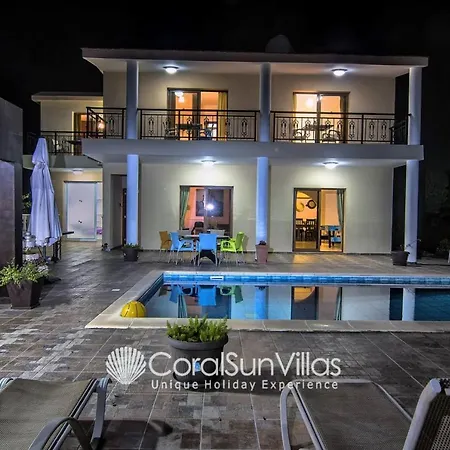 Villa Impressive Exclusive Sea Caves Walk To Taverns Sleeps 11 Ref 507