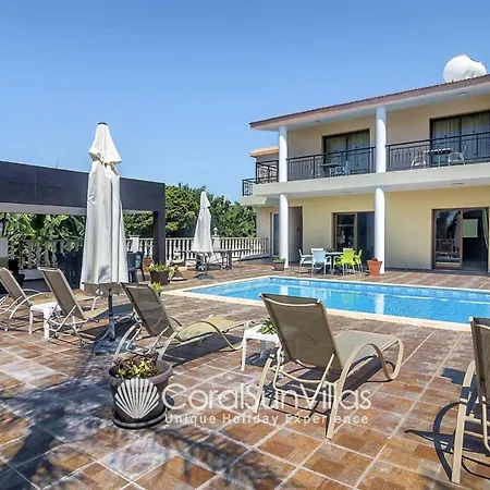 Impressive Exclusive Sea Caves Walk To Taverns Sleeps 11 Ref 507 *