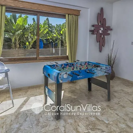 Impressive Exclusive Sea Caves Walk To Taverns Sleeps 11 Ref 507 * Peyia