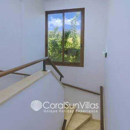 Villa Impressive Exclusive Sea Caves Walk To Taverns Sleeps 11 Ref 507 *