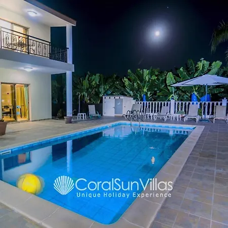 Villa Impressive Exclusive Sea Caves Walk To Taverns Sleeps 11 Ref 507 *