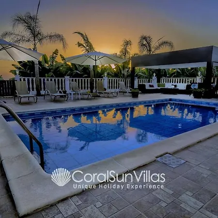 Impressive Exclusive Sea Caves Walk To Taverns Sleeps 11 Ref 507 Villa