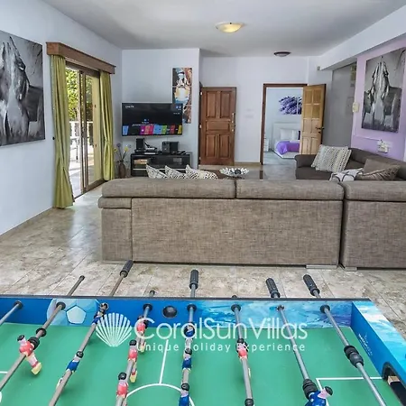 Impressive Exclusive Sea Caves Walk To Taverns Sleeps 11 Ref 507 Villa Peyia