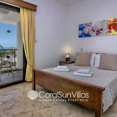 Villa Impressive Exclusive Sea Caves Walk To Taverns Sleeps 11 Ref 507 *