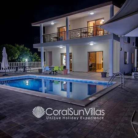 Villa Impressive Exclusive Sea Caves Walk To Taverns Sleeps 11 Ref 507 *