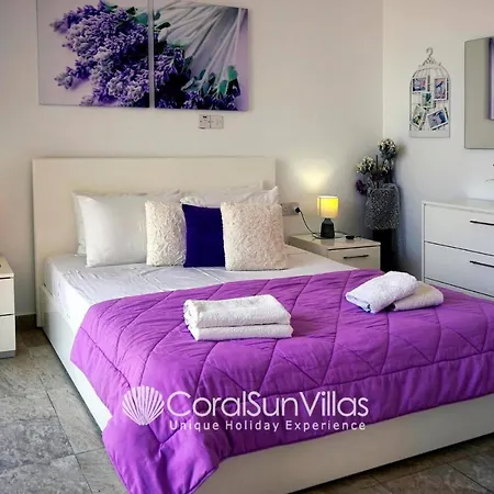 Villa Impressive Exclusive Sea Caves Walk To Taverns Sleeps 11 Ref 507 *