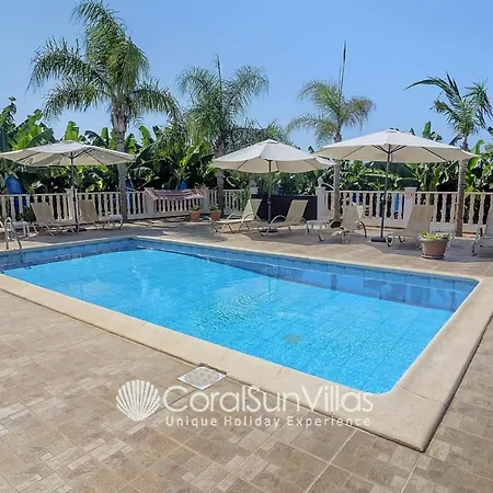 Impressive Exclusive Sea Caves Walk To Taverns Sleeps 11 Ref 507 Willa Peja