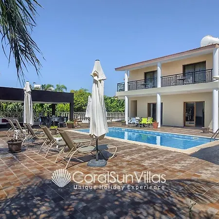 Impressive Exclusive Sea Caves Walk To Taverns Sleeps 11 Ref 507 Willa Peja