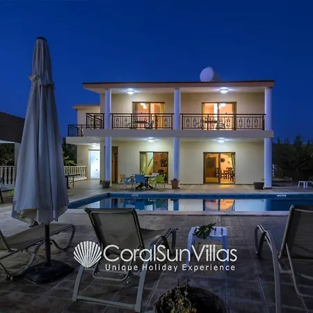 Villa Impressive Exclusive Sea Caves Walk To Taverns Sleeps 11 Ref 507