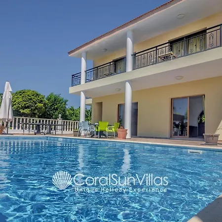 Villa Impressive Exclusive Sea Caves Walk To Taverns Sleeps 11 Ref 507 *