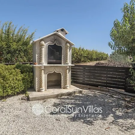 Impressive Exclusive Sea Caves Walk To Taverns Sleeps 11 Ref 507 Villa *