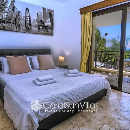 Impressive Exclusive Sea Caves Walk To Taverns Sleeps 11 Ref 507 * Peja