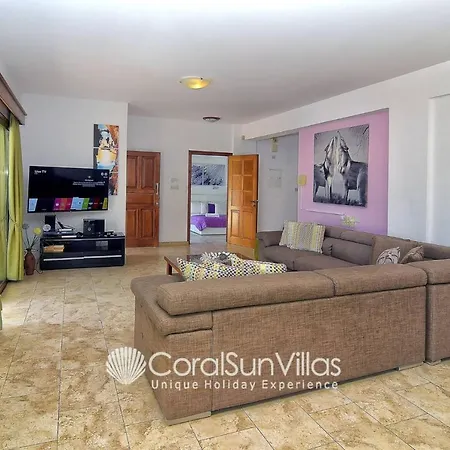 Impressive Exclusive Sea Caves Walk To Taverns Sleeps 11 Ref 507