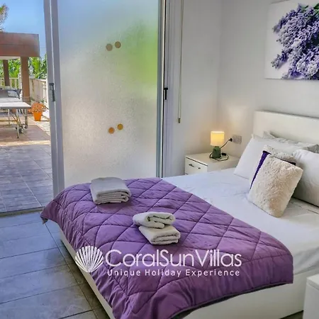 Impressive Exclusive Sea Caves Walk To Taverns Sleeps 11 Ref 507