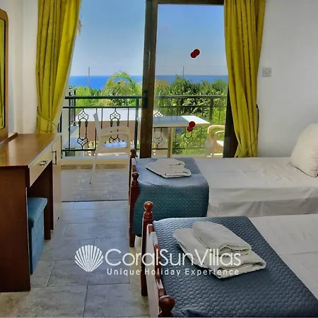 Impressive Exclusive Sea Caves Walk To Taverns Sleeps 11 Ref 507 Villa