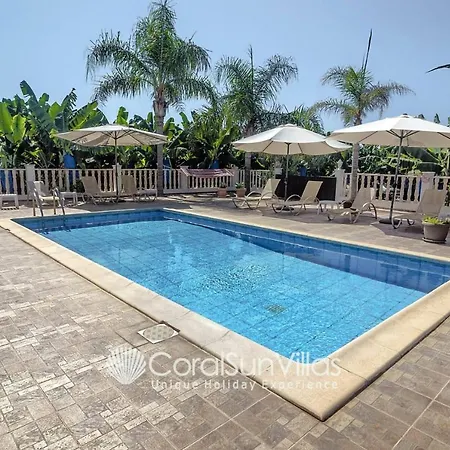 Impressive Exclusive Sea Caves Walk To Taverns Sleeps 11 Ref 507 Villa *