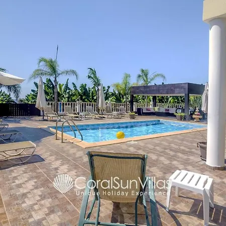 Impressive Exclusive Sea Caves Walk To Taverns Sleeps 11 Ref 507 * Peja