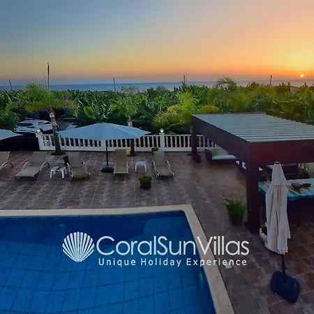 Impressive Exclusive Sea Caves Walk To Taverns Sleeps 11 Ref 507 Villa *