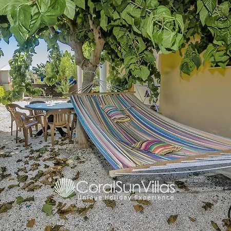 Impressive Exclusive Sea Caves Walk To Taverns Sleeps 11 Ref 507 *